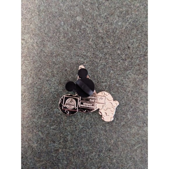 Disney Parks Pin Trading Hidden Mickey sorcerer Hollywood Studios Star - Picture 2 of 2